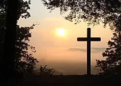 Glaube, Hoffnung und Frieden im Morgenlicht.